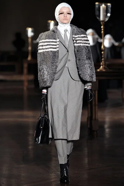 Look 11